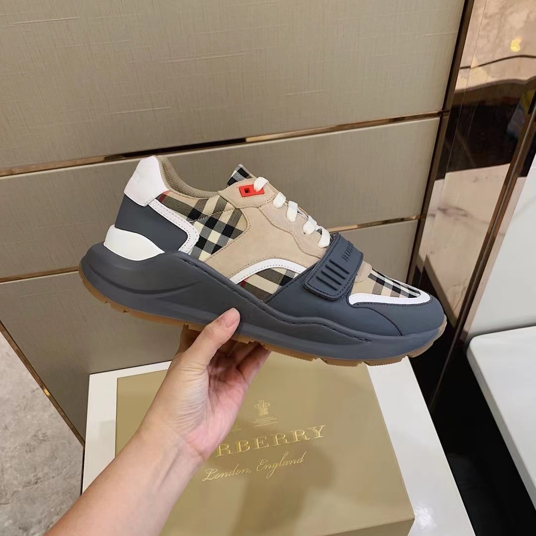 Burberry Shoes(AAA)-003