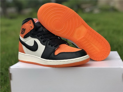 Air Jordan 1 Satin