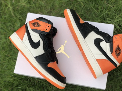 Air Jordan 1 Satin