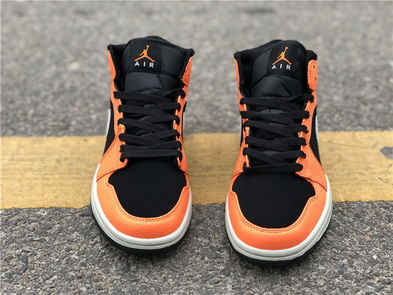 Air Jordan 1 Retro Mid