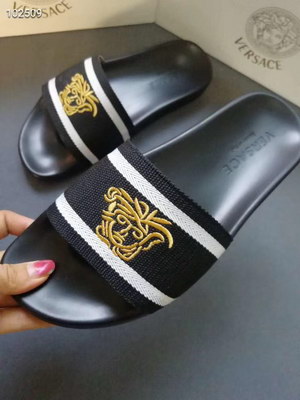 Versace Slippers Women(AAA)-010