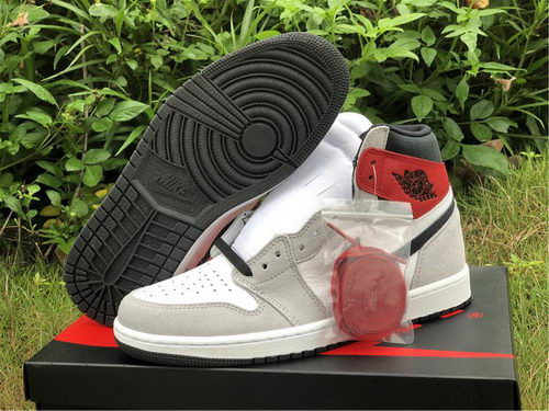 Air Jordan 1 High OG Smoke Grey