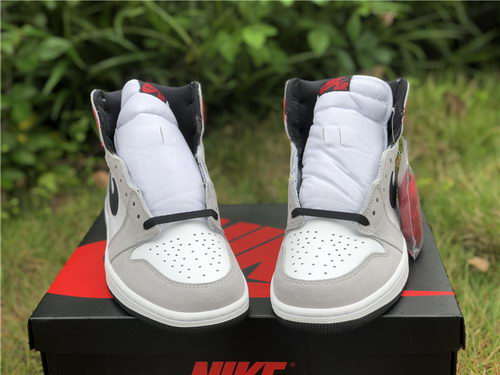 Air Jordan 1 High OG Smoke Grey