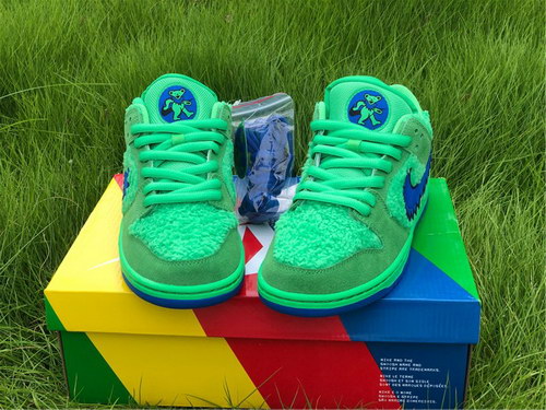 Grateful Dead x Nike SB Dunk Low-001