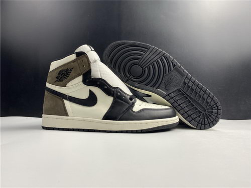 Air Jordan 1 High OG
Dark Mocha