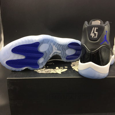 Air Jordan 11 Space Jam