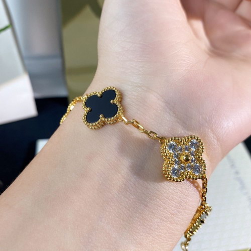 Van Cleef & Arpels Bracelet(19cm)-004