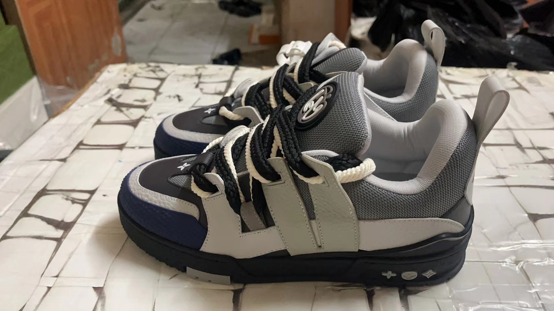 LV Shoes(AAA)-935
