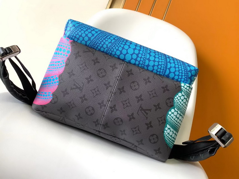 LV Backpack(AAAA)-082
