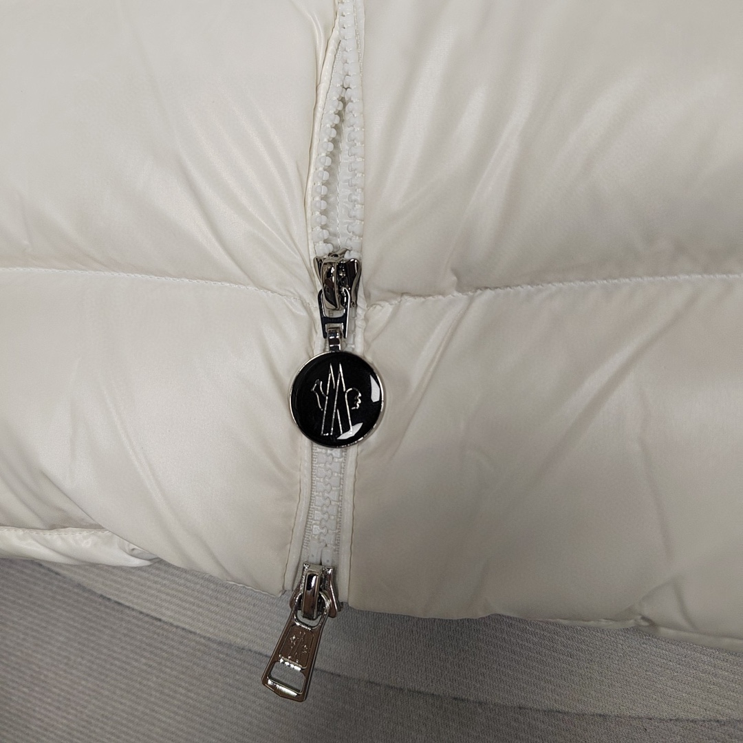 Moncler Coat-153