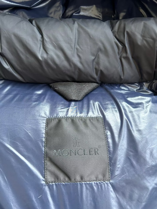 Moncler Coat-250