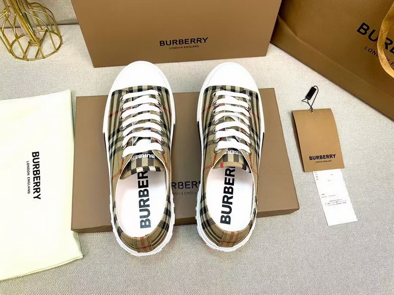 Burberry Shoes(AAA)-005