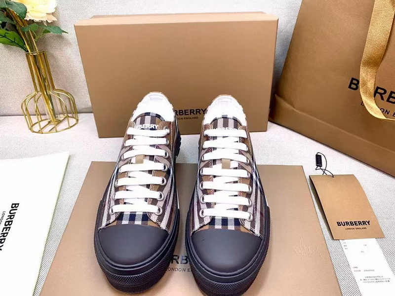 Burberry Shoes(AAA)-006
