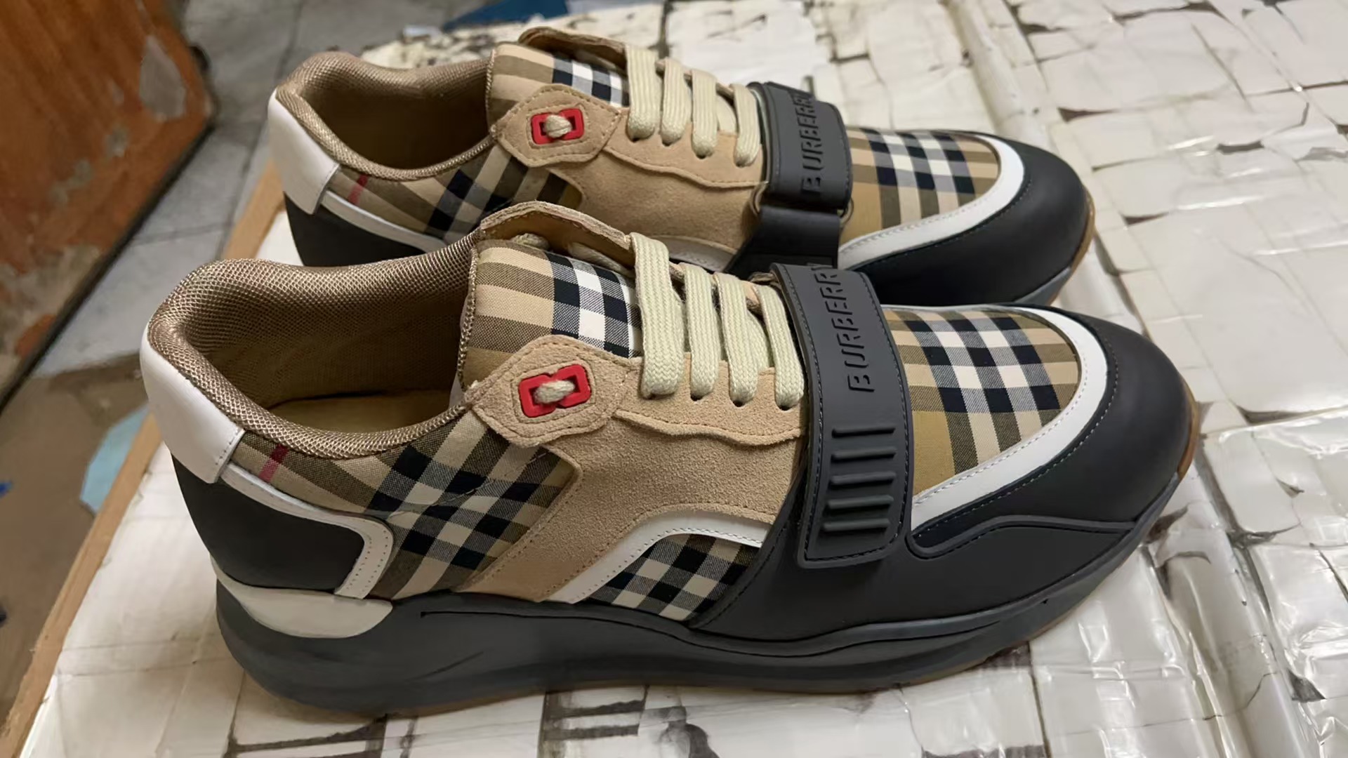 Burberry Shoes(AAA)-003