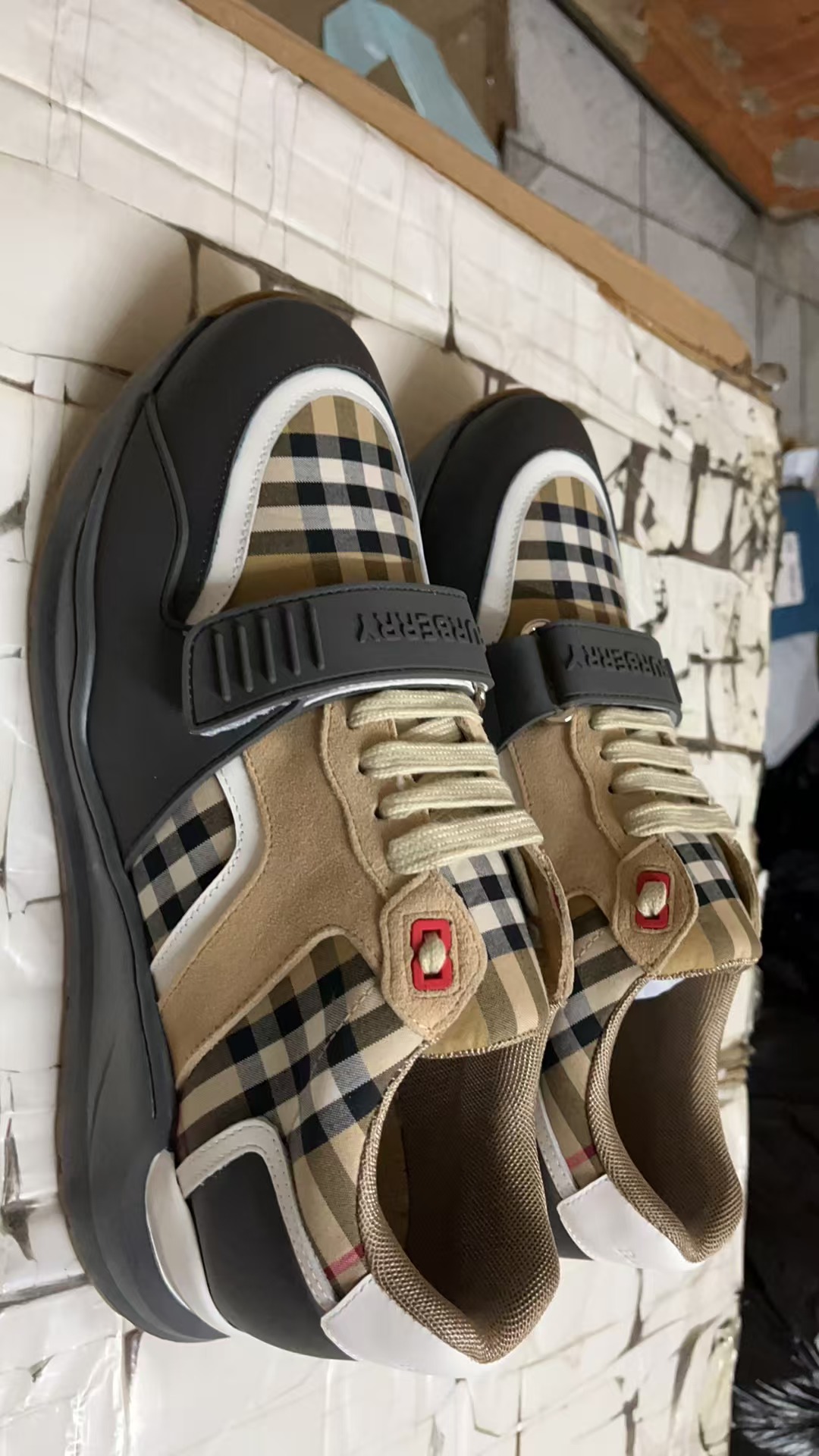 Burberry Shoes(AAA)-003