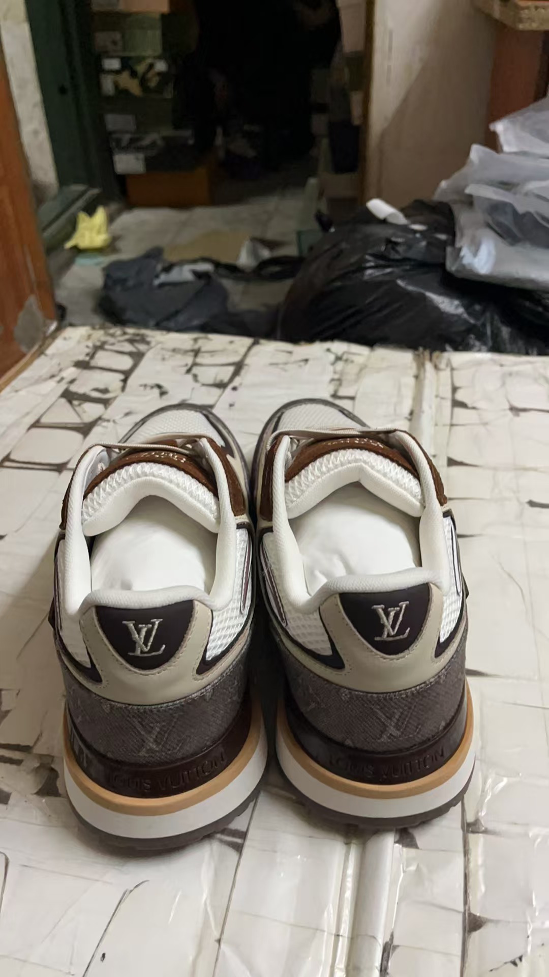 LV Shoes(AAA)-1008
