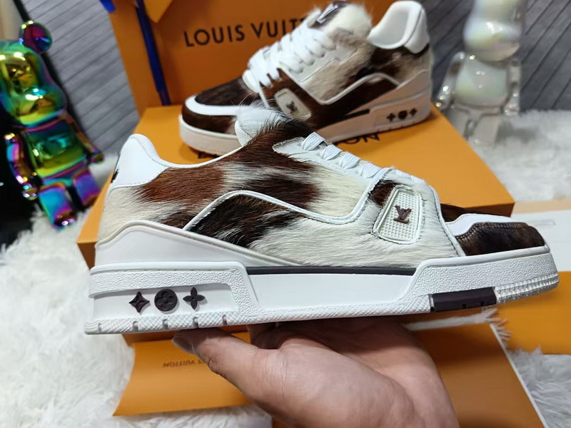 LV Shoes(AAA)-981