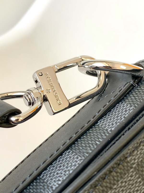 LV Handbags AAAA(Men)-189