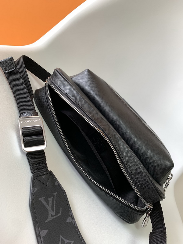 LV Handbags AAAA(Men)-190