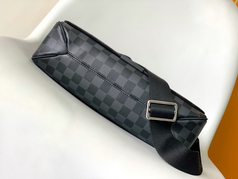 LV Handbags AAAA(Men)-199