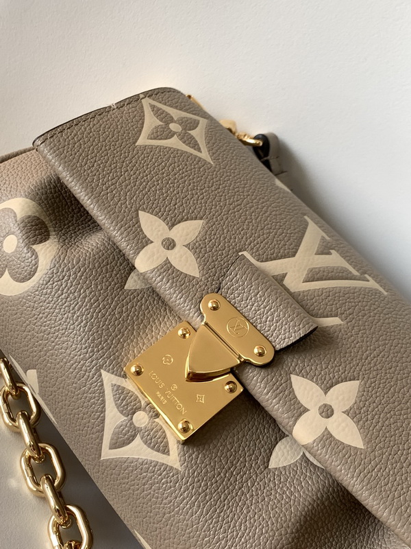 LV Handbags AAA(Women)-943