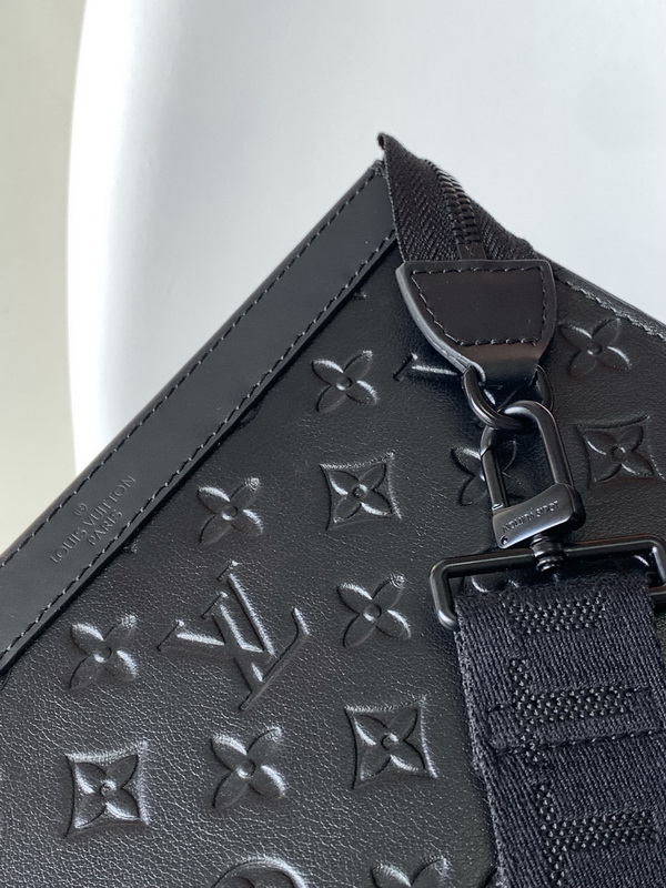 LV Handbags AAA(Men)-282