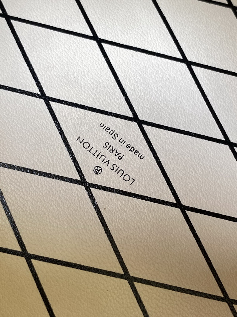 LV Bag-NFC(AAA)-041