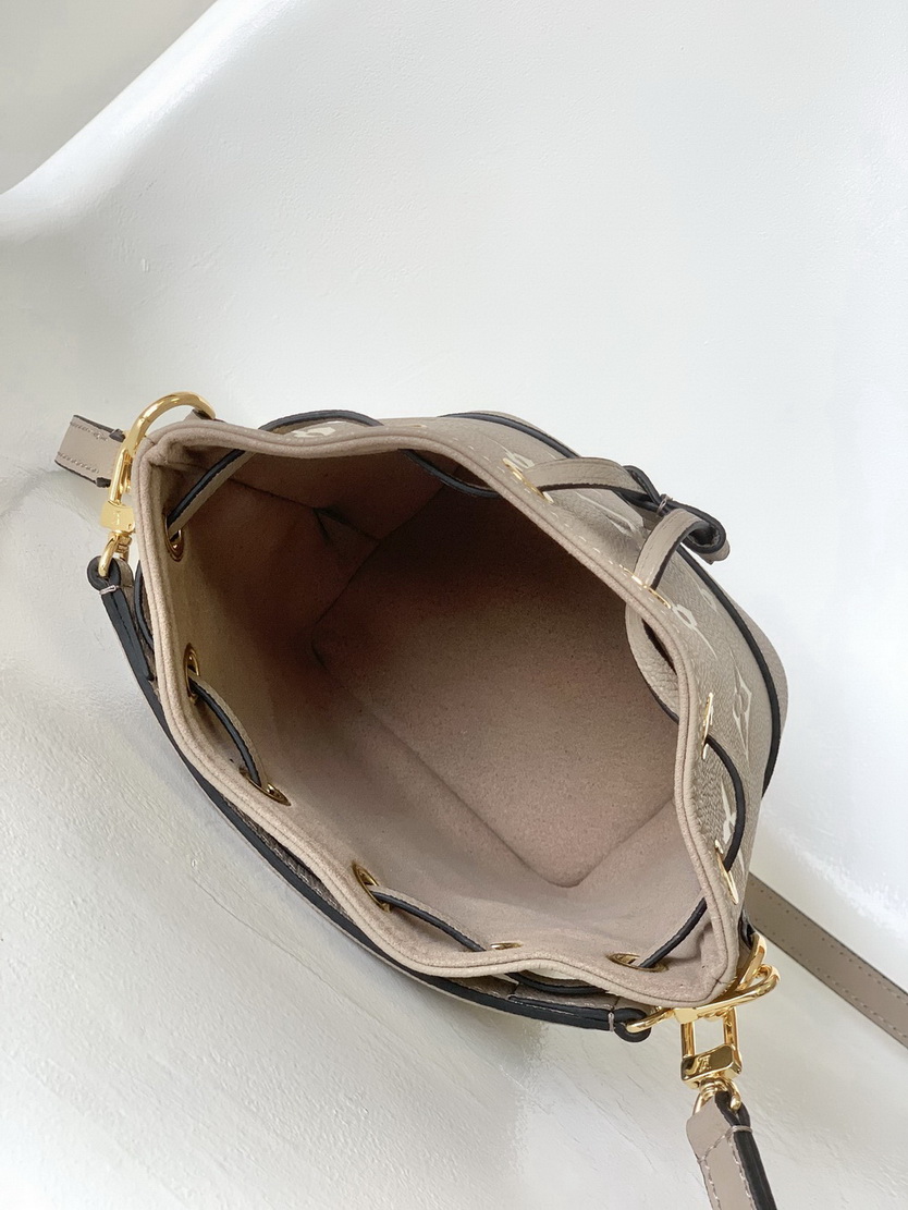 LV Bag-NFC(AAA)-067