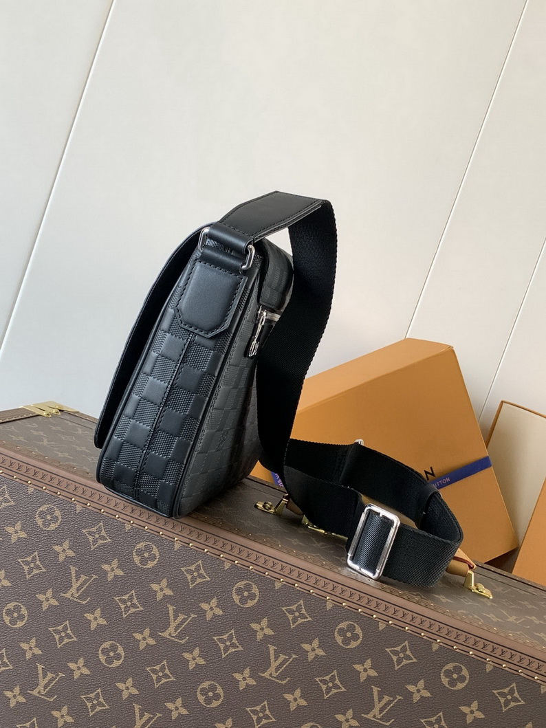 LV Bag-NFC(AAA)-366