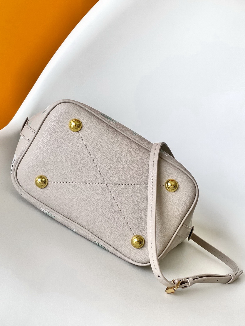 LV Bag-NFC(AAA)-561