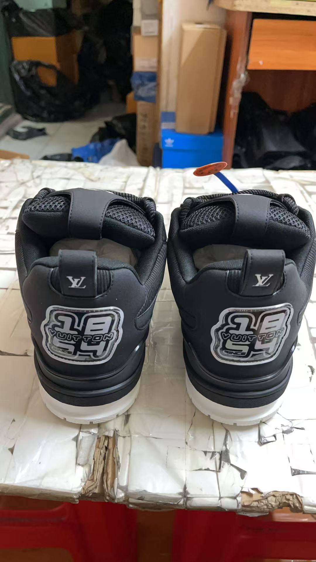 LV Shoes(AAA)-1074