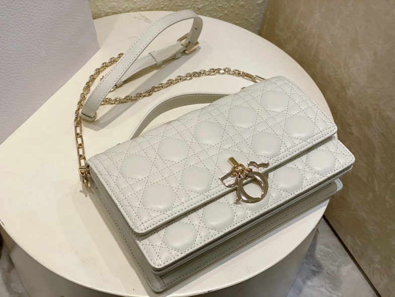 Dior Handbags AAA(Women)-232