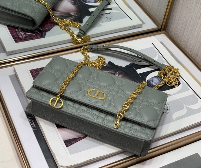 Dior Handbags AAA(Women)-330