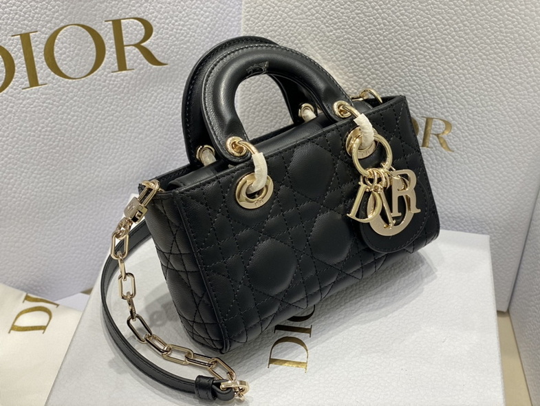 Dior Handbags AAA(Women)-384