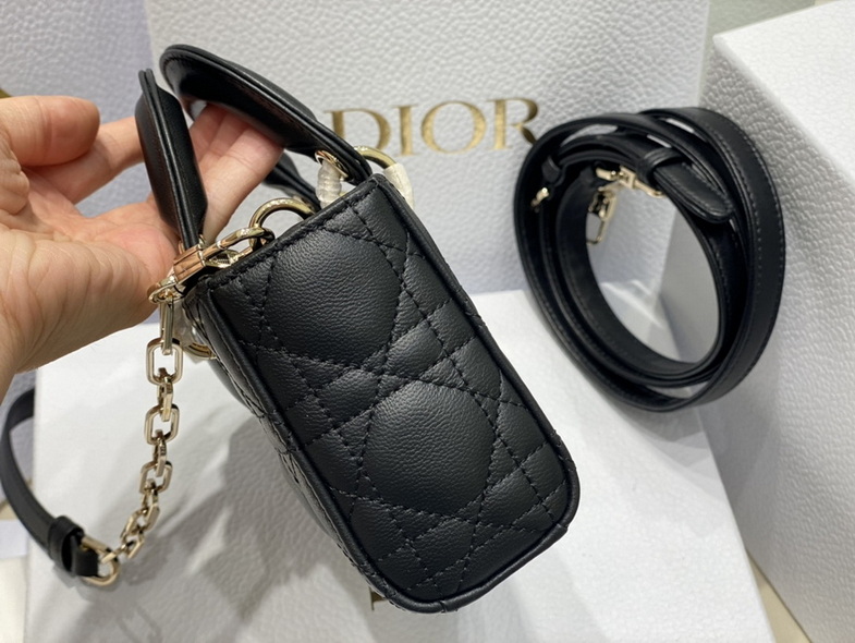 Dior Handbags AAA(Women)-384