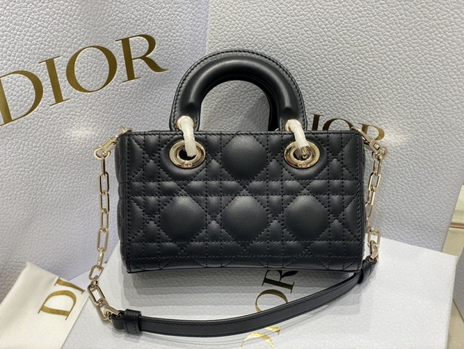 Dior Handbags AAA(Women)-384