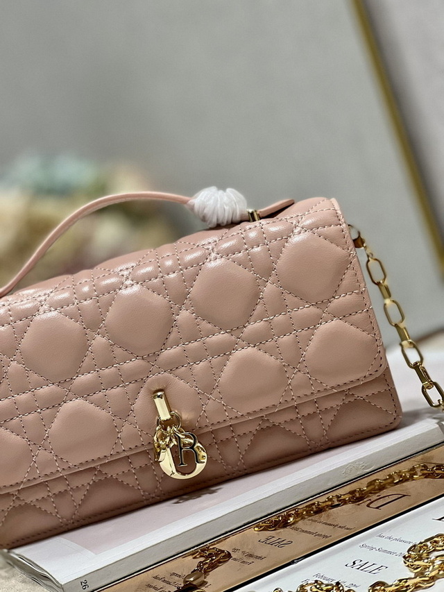 Dior Handbags AAA(Women)-182