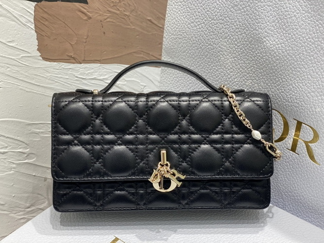 Dior Handbags AAA(Women)-187