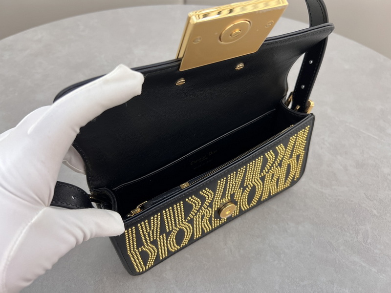 Dior Handbags AAA(Women)-528