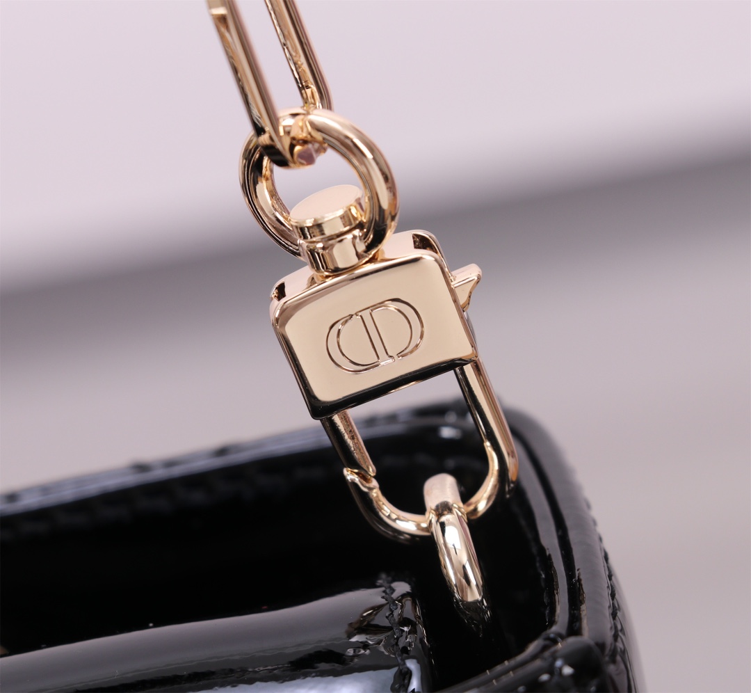 Dior Handbags AAA(Women)-585