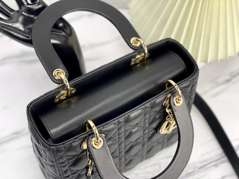 Dior Handbags AAA(Women)-588