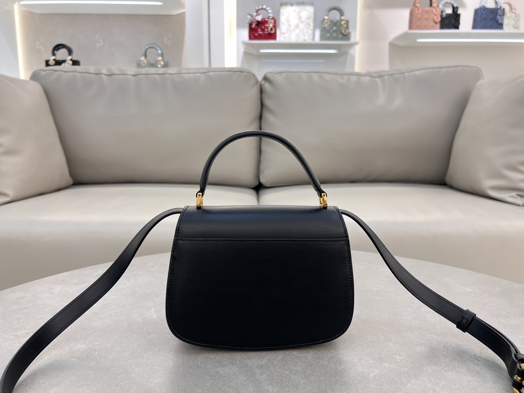 Dior Handbags AAA(Women)-597