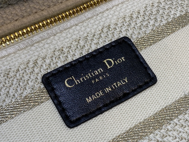 Dior Handbags AAA(Women)-611