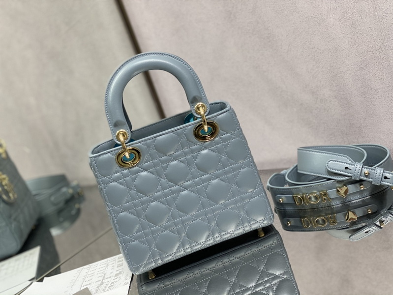 Dior Handbags AAA(Women)-652