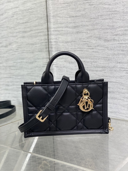 Dior Handbags AAA(Women)-707