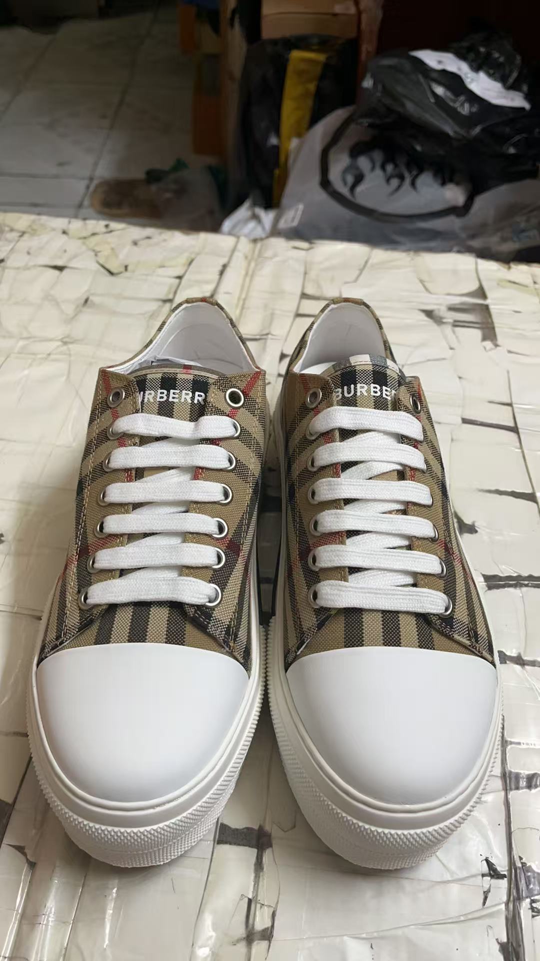 Burberry Shoes(AAA)-013