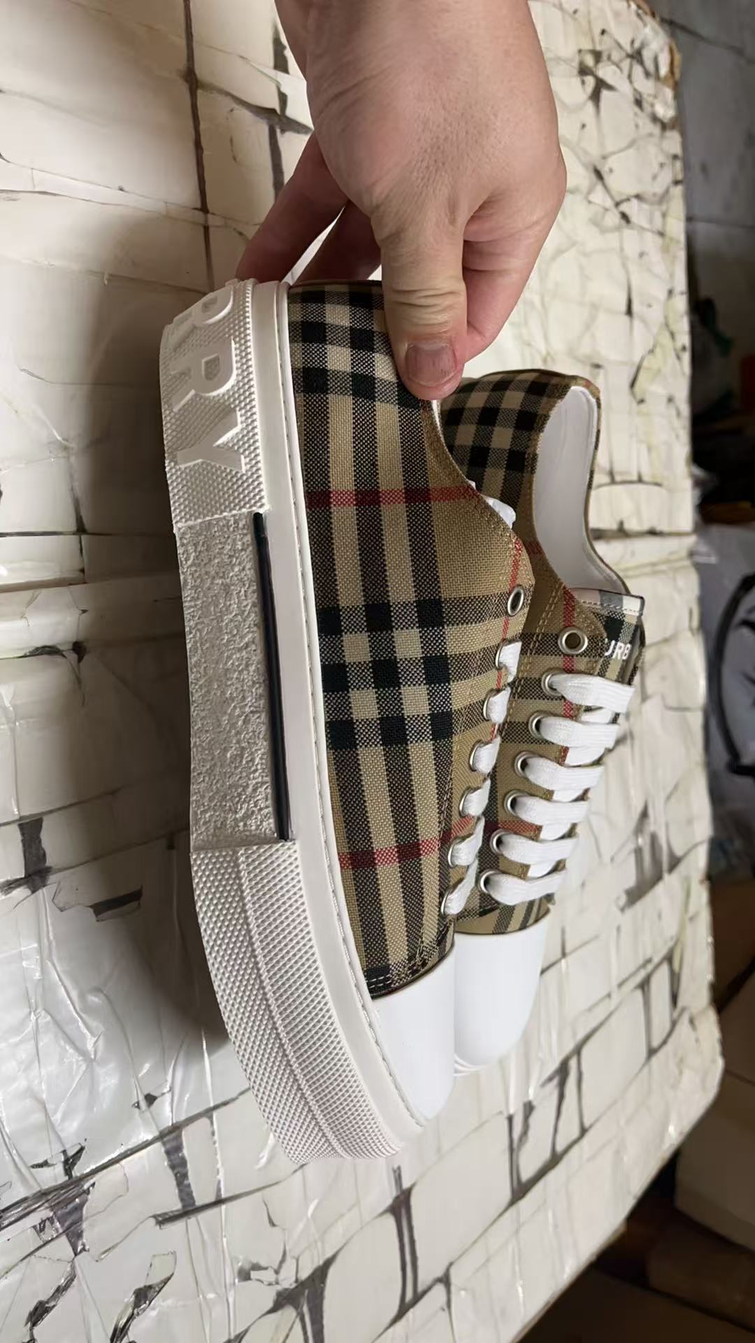 Burberry Shoes(AAA)-013