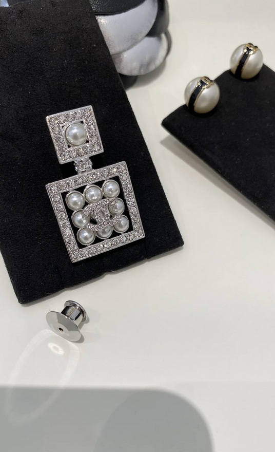 Chanel Brooch-062