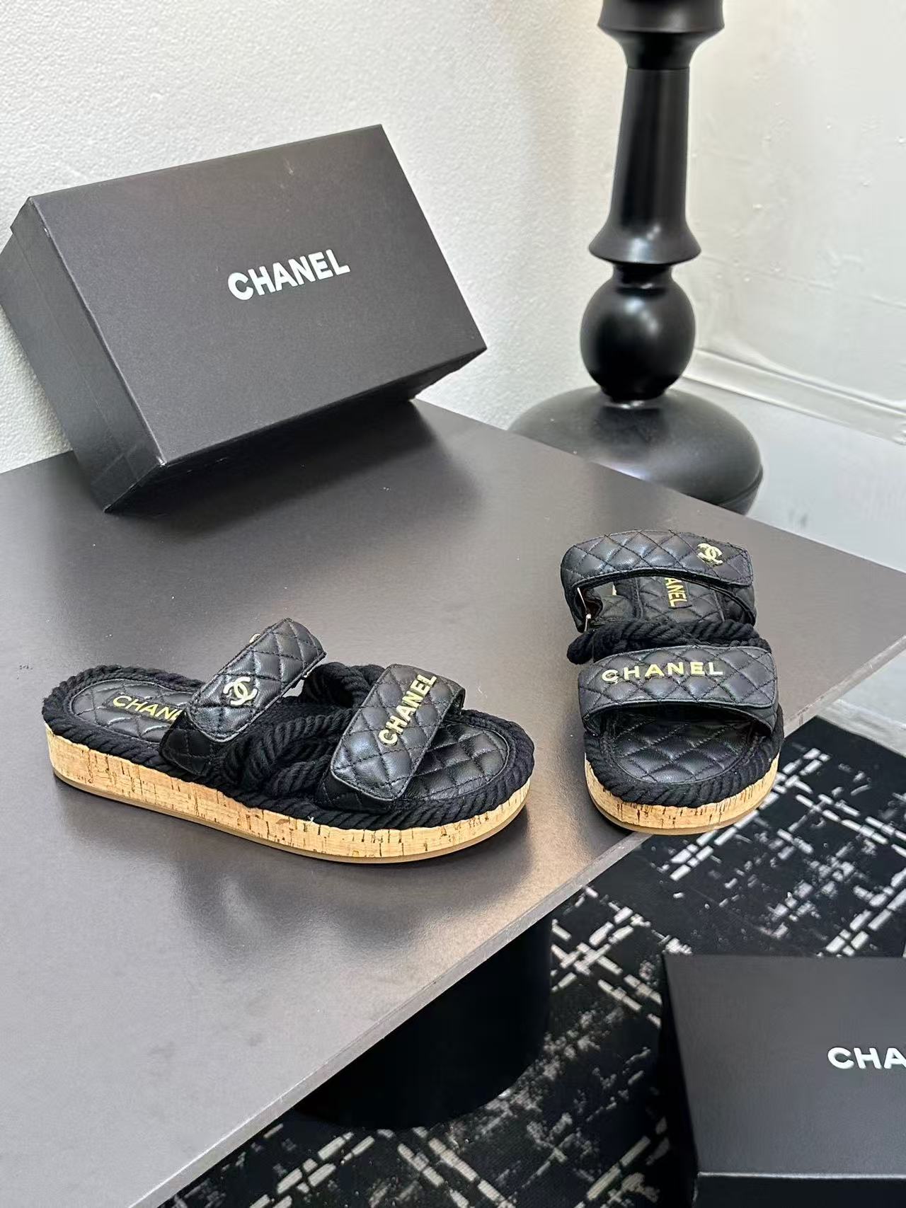 Chanel Slippers Women(AAA)-027