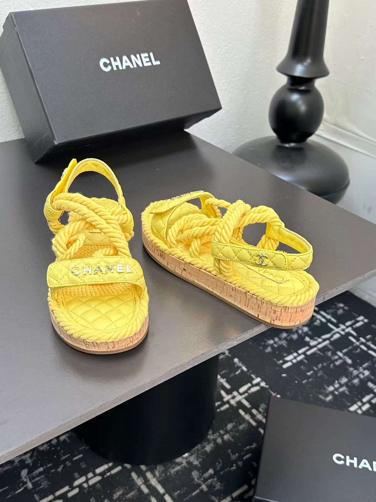 Chanel Slippers Women(AAA)-025